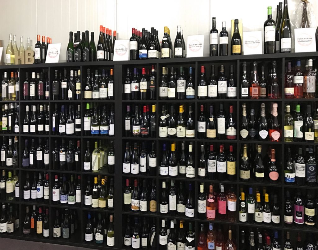 HB... la Suite : le magasin d'Histoire de Boire - vente de vins et spiritueux, épicerie fine italienne, découvrez notre vin du mois, venez chercher des coffrets cadeaux.
